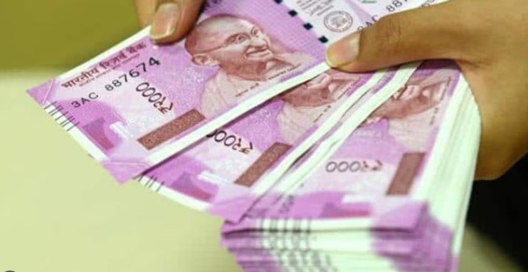 'RBI says Rs 2,000 notes totalling Rs 9,760 crore still with public'