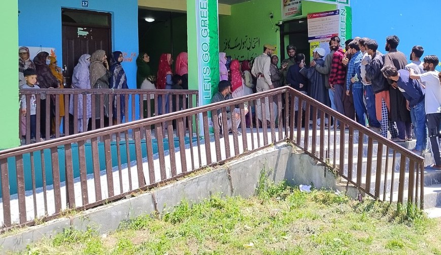 'Lok Sabha Elections: Baramulla PC records over 54.57% voter turnout till 5:00 PM'