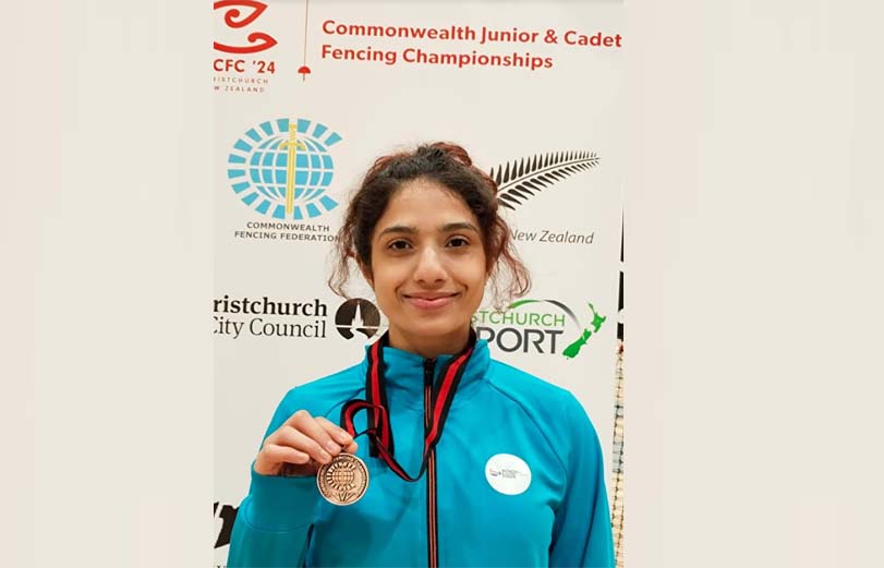 'J&K Athlete Shreya Gupta shines at Commonwealth Junior and Cadet Fencing Championship 2024'
