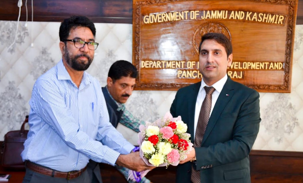 'Aijaz Asad assumes charge as Secretary RDD; holds interactive session with staff'