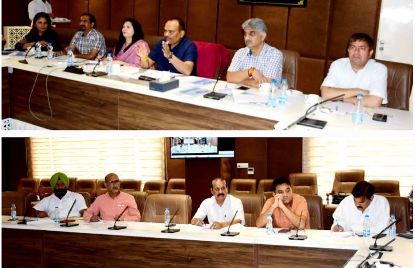 'CEO meets recognised political parties of J&K; reviews Special Summary Revision'