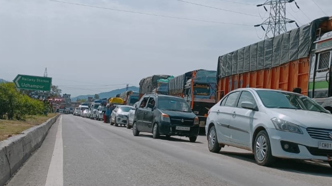 'Jammu-Srinagar national highway closed for traffic after landslide'
