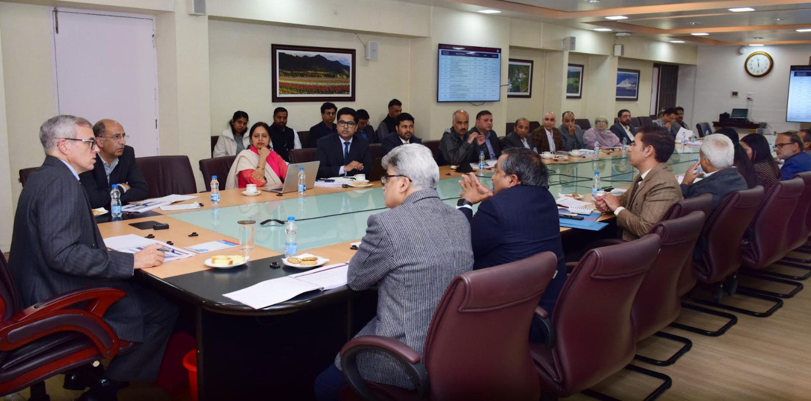 'Chief Minister Omar Abdullah reviews functioning of Housing & Urban Development initiatives'