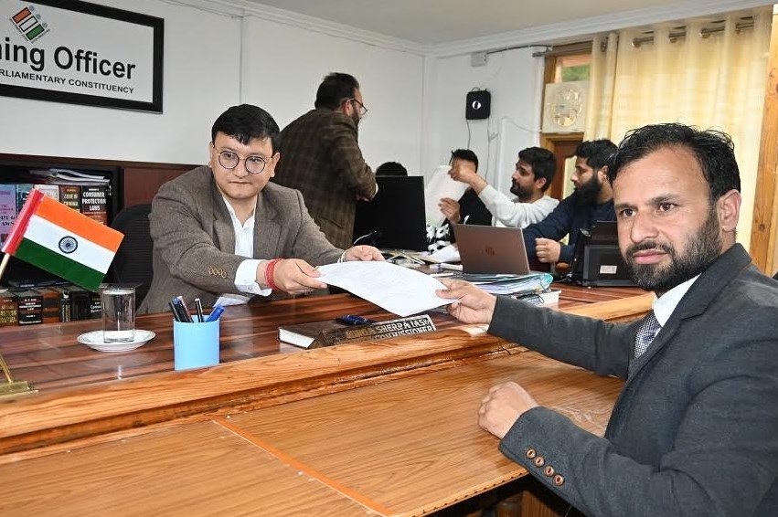 '2 candidates file Nomination Papers for Baramulla PC'