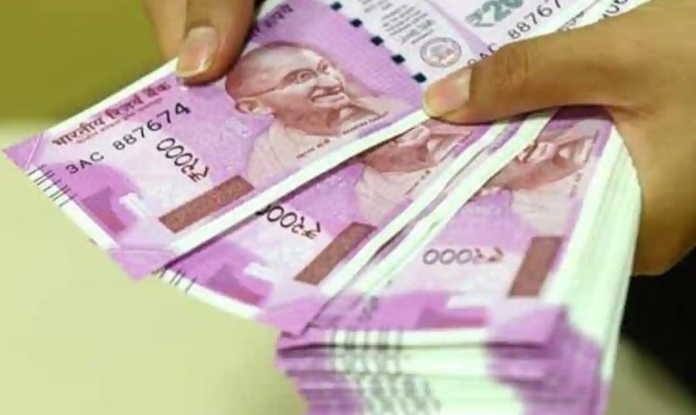 'Centre Likely to hike Dearness Allowance by 4% To 42%'