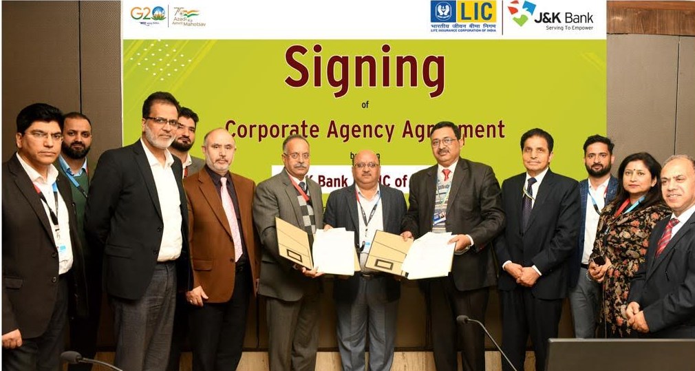 'J&K Bank inks agreement with LIC of India'