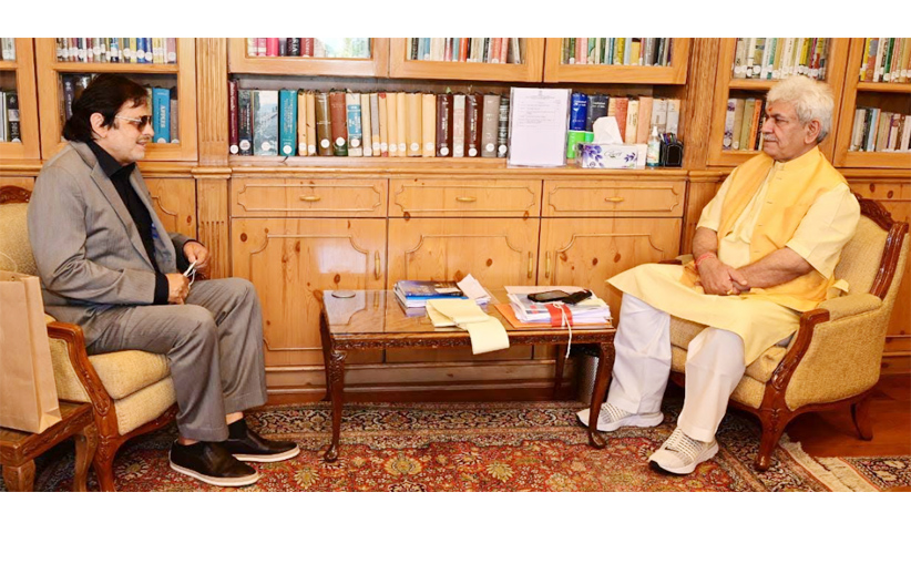 'Renowned Bollywood Actor Sanjay Khan meets Lt Governor'