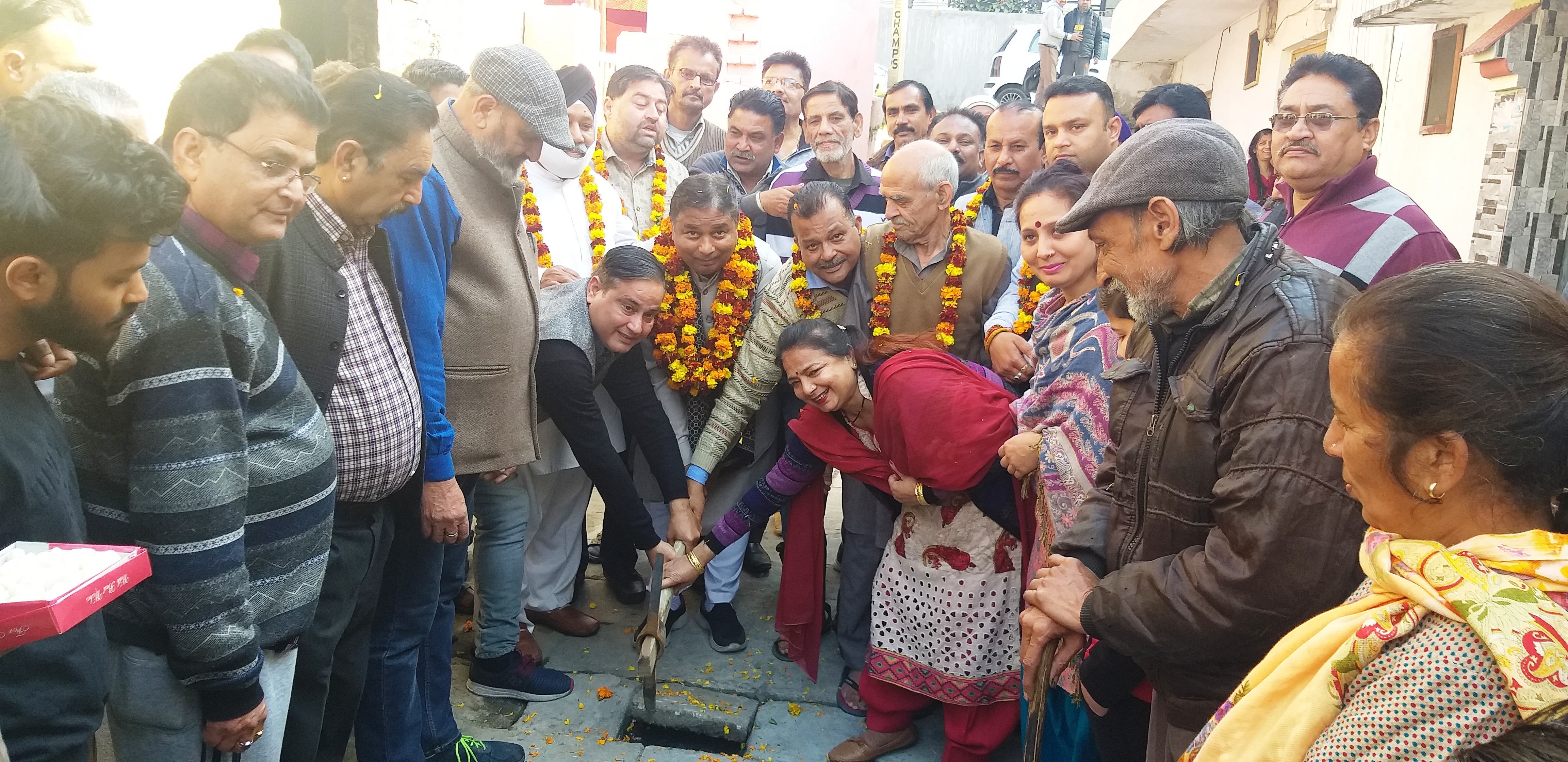 Sat kickstarts various development works at Sarwal Chowk 