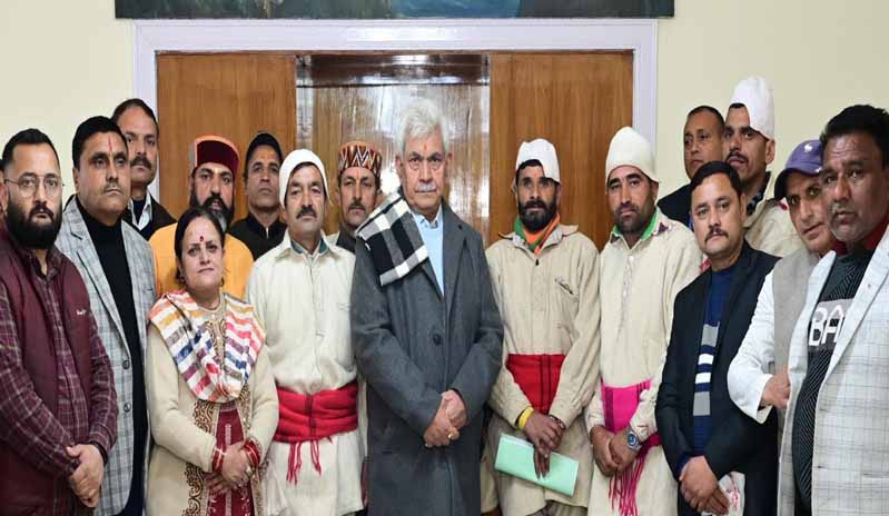 20-member delegation of Padari Tribe calls on Lt Governor
