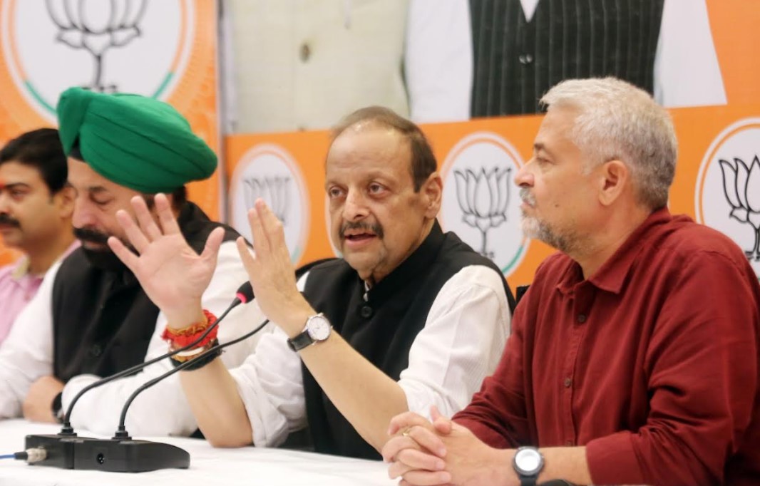 In 2014, Omar offered unconditional support, agreed for full term BJP CM: Devendra Rana