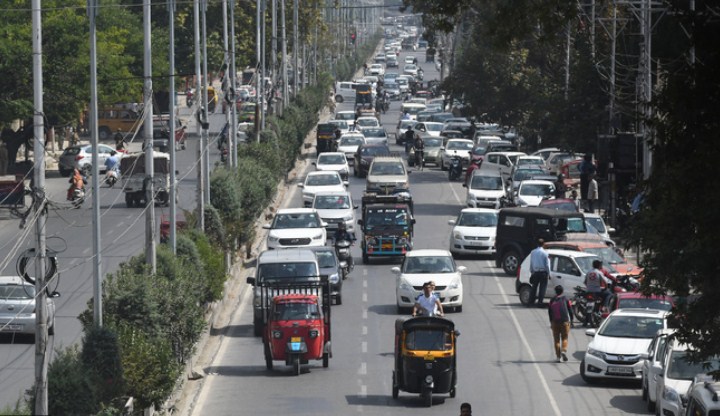 30,000 applications pending for renewal of old vehicles in J&K