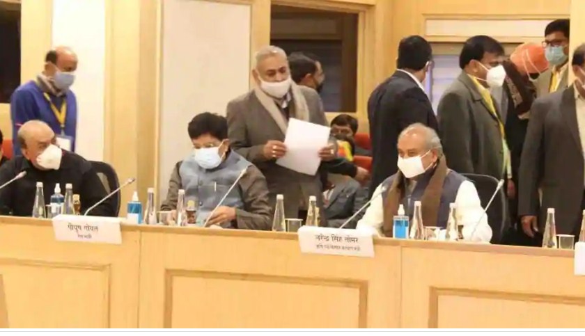 3 union ministers, 40 farm leaders in huddle over Central farm acts
