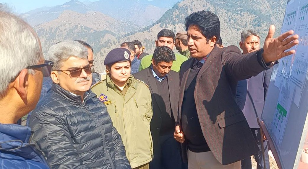 Chief Secretary takes onspot appraisal of works on NH-44