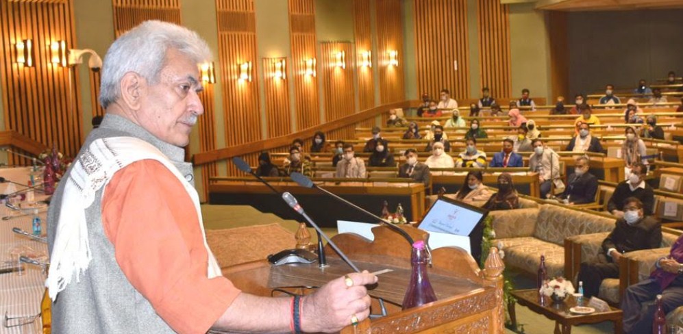 J&K Government working on robust, efficient digital network infra in hinterland to provide transparent financial services to people: LG