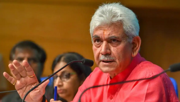 Lt Governor talks to senior leaders of various political parties over the phone