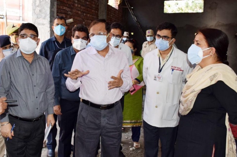 Advisor Bhatnagar conducts extensive visits of Covid Care Centres of Jammu, Udhampur districts