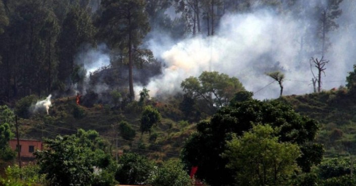 Pakistan violates ceasefire along LoC in Jammu and Kashmir's Rajouri and Poonch districts, injure civilians