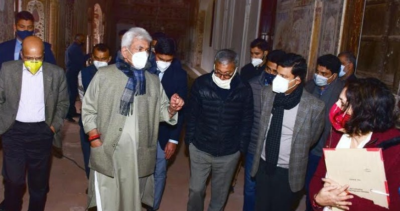 Lt Governor visits Mubarak Mandi complex, inspects ongoing restoration and renovation works