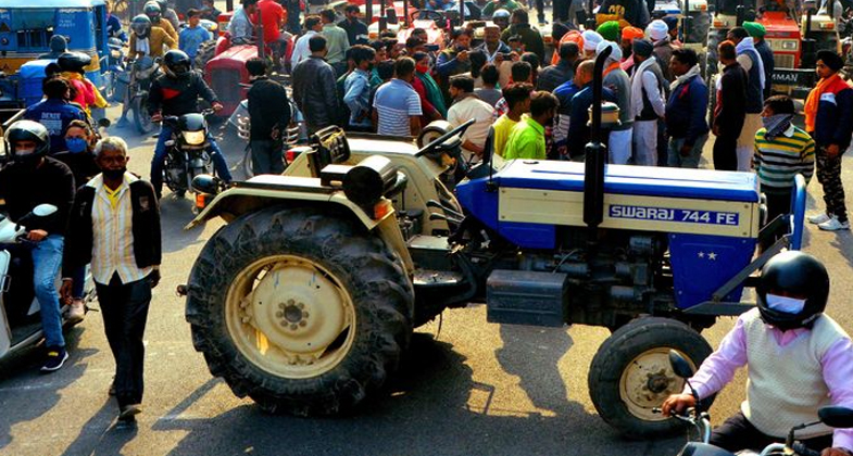 50,000 more farmers on 1200 tractors carrying enough food head to Delhi to join agitation against farm laws