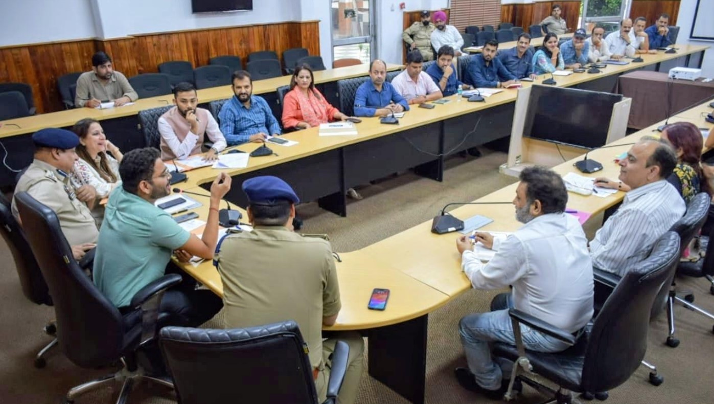 DM Jammu calls for inspection of firecrackers godowns