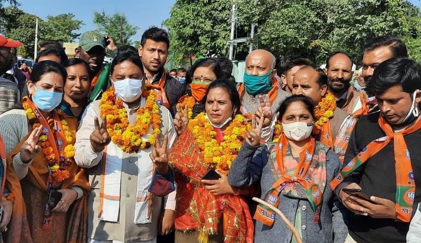 Dont vote for parties who looted public money : Sat