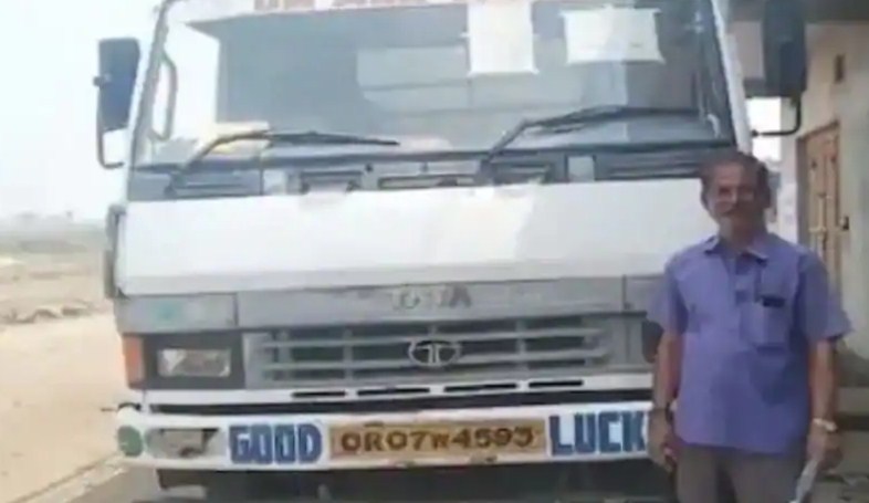 Odisha truck driver fined Rs 1,000 for not wearing a helmet!