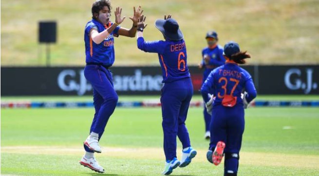 Indian women suffer 3-wicket defeat to NZ in third ODI, lose series