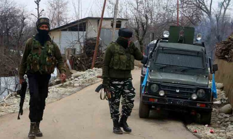 3 terrorists killed, 2 jawans injured in Jammu and Kashmir's Shopian encounter, AK-47 and pistol recovered