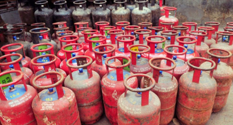 Price of commercial LPG cylinder slashed by Rs 91.50