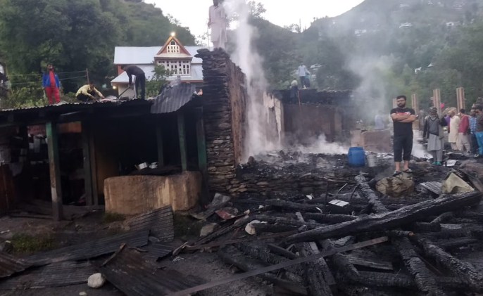 9 Shops gutted in Poonch