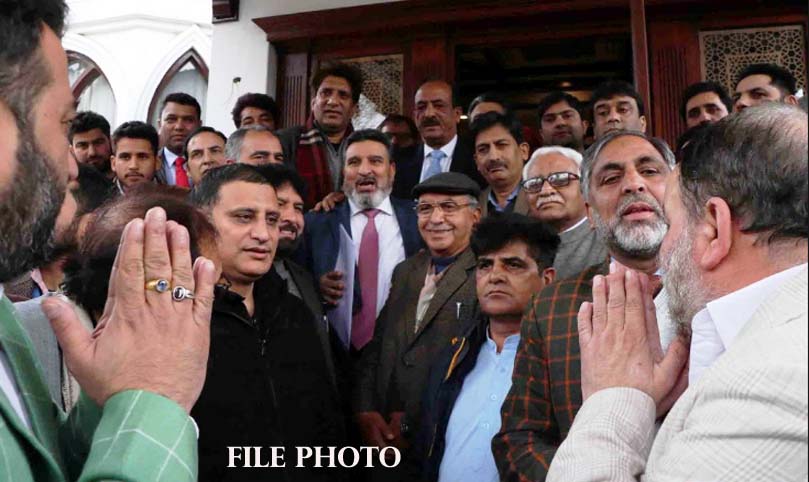 Apni Party appoints three districts presidents in Kashmir