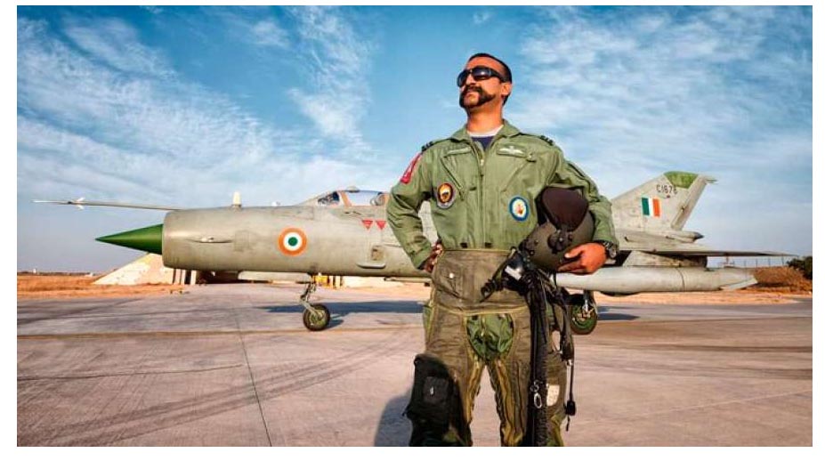 Abhinandan Varthaman, who downed Pak F16, flies again, this time with IAF chief
