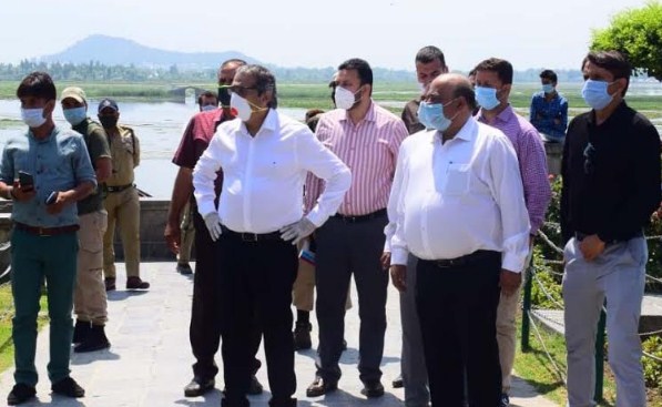 Advisor Baseer Khan visits Nishat garden