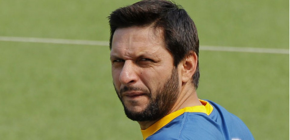 Shahid Afridi supports Imran Khan on Kashmir, tweets undignified remark against PM Modi