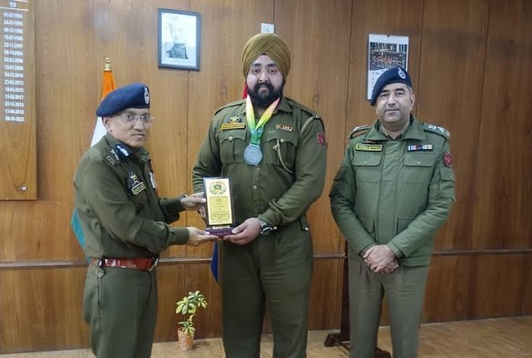 ADGP Jammu zone felicitates Manpreet for the splendid show at the National Strength-Lifting championship