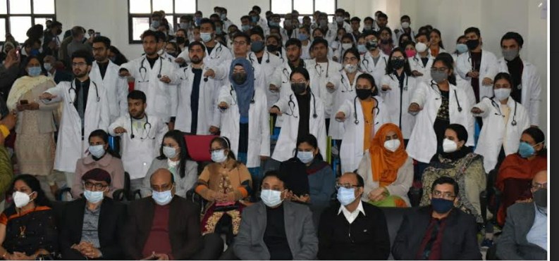 Atal Dulloo attends Induction Ceremony of First year MBBS at GMC KATHUA