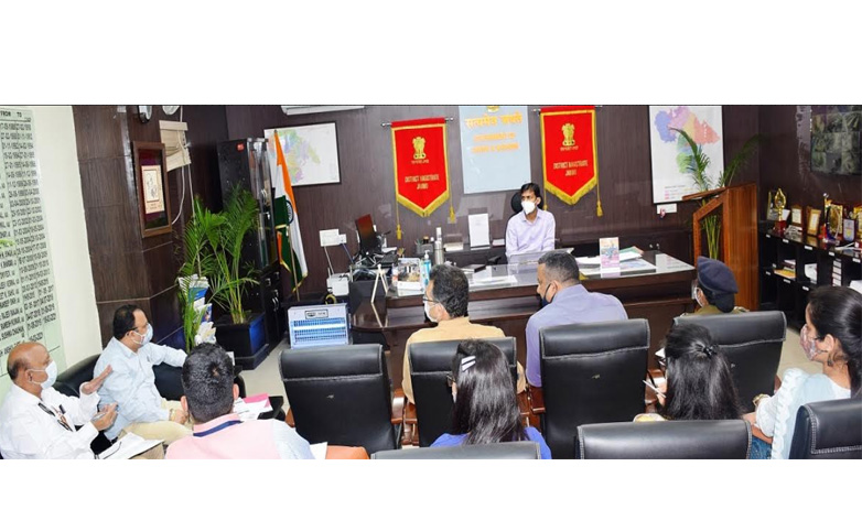 DC Jammu reviews arrangements to contain spread of Covid- 19