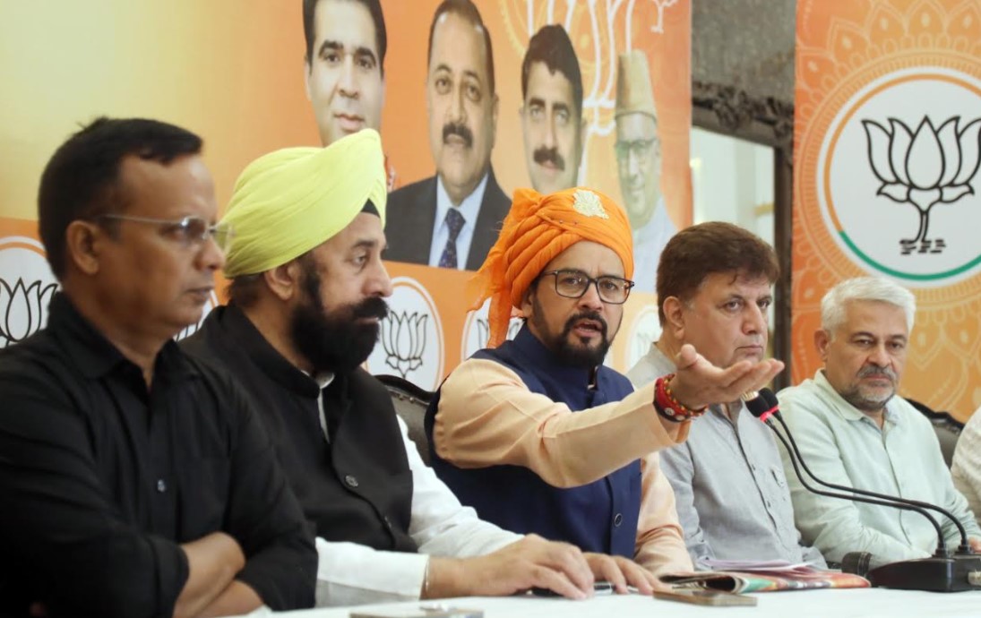 Jammu will soon host int'l cricket match: Anurag Thakur