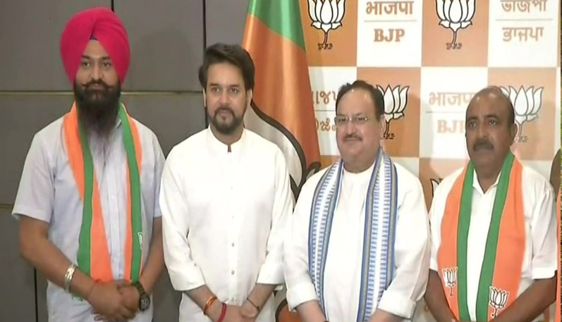 AAP Himachal Pradesh chief Anoop Kesari alleges Kejriwal of being 'ignorant', joins BJP with two other workers