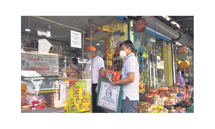 J&K Govt lifts weekend curfew from 5 more districts, outdoor shops can open every day