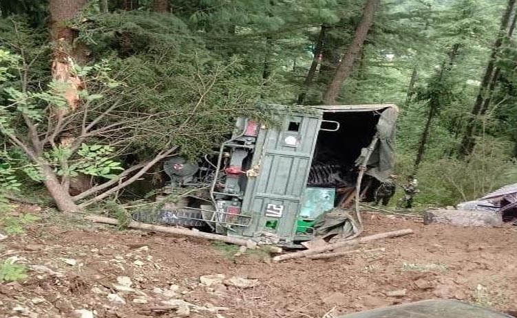 4 soldiers injured as Army truck falls into Himachal gorge
