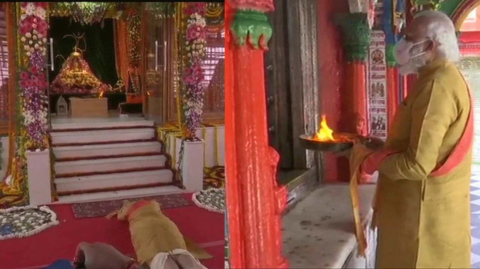 PM Narendra Modi offers prayers to Ram Lalla, performs 'sashtang pranam' at Ram Janmabhoomi site