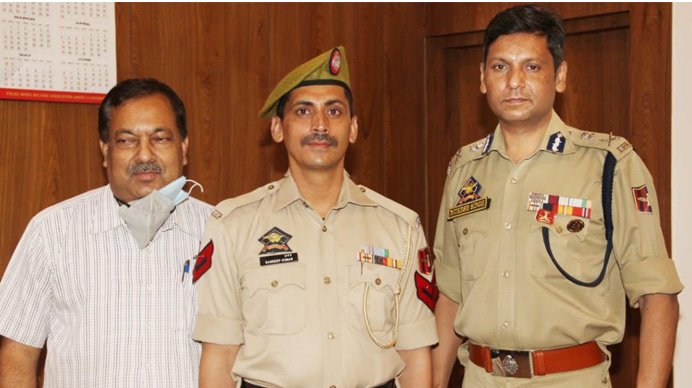 IGP Jammu adhere Sg.Ct. rank to two officials of ZPHQ