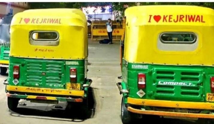 Auto driver fined Rs 10,000 challan for ‘I love Kejriwal’ message; Delhi govt, police issued notices