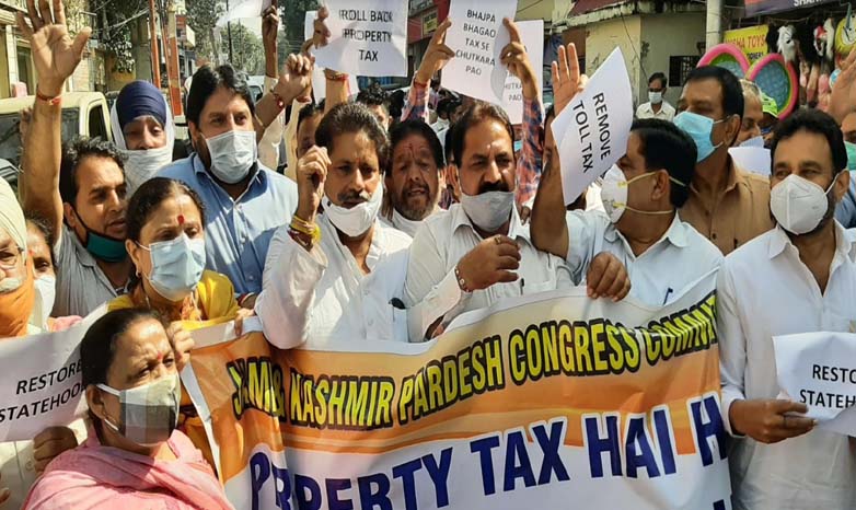 Congress holds protests in Jammu, Reasi over Tax Terrorism of BJP Govt.