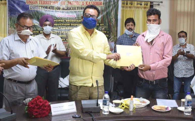 Navin Choudhary honours Basmati Growers with Certificate of Quality