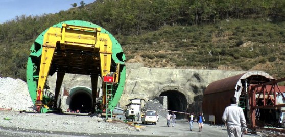 CS reviews progress of Jammu-Srinagar four laning project of NHAI