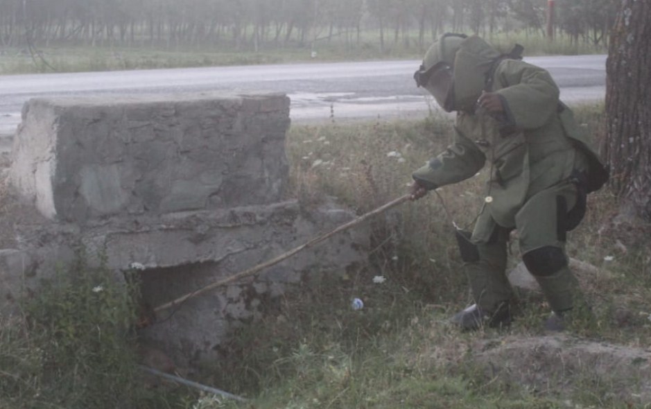 J&K: Army destroys IED-like object on Srinagar Baramulla highway