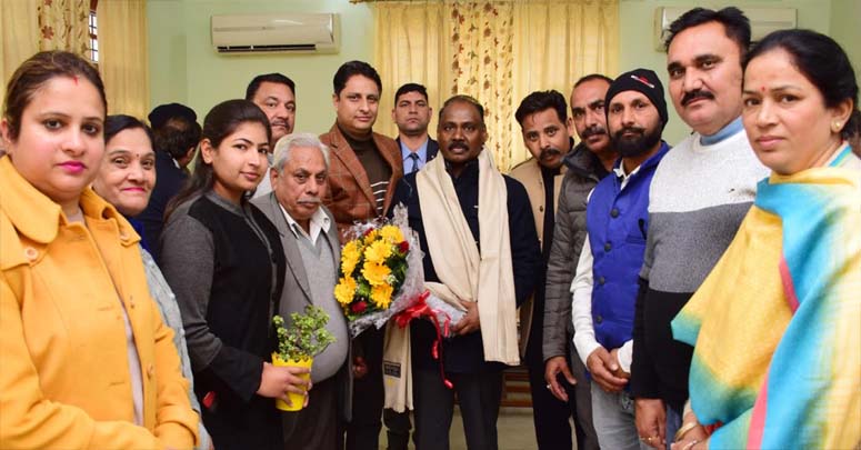Interacts with BDC Chairpersons, members of Municipal Committee Akhnoor