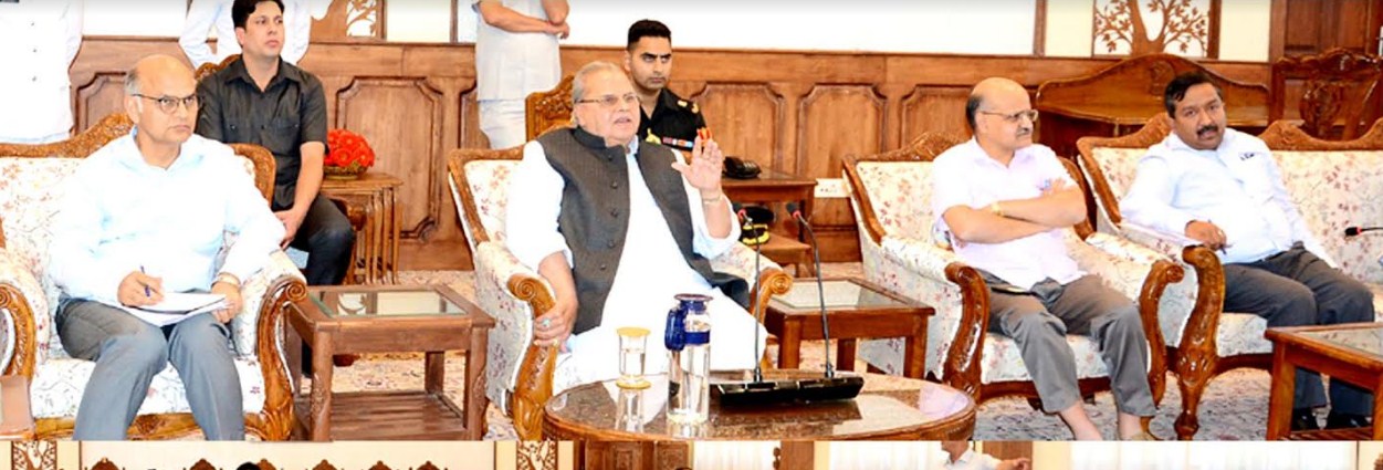 Governor interacts with the Councillors of the Srinagar Municipal Corporation – Assured them full support of the Government in their functioning